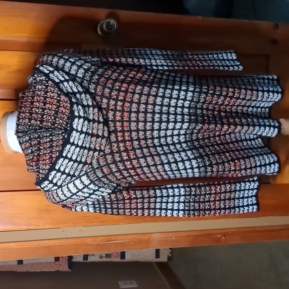 EARTHBOUND* crochet, long sleeve hooded sweater - Picture 4 of 9